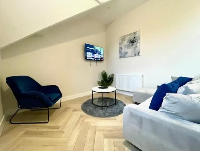 Brand-New Stylish 2Br Duplex In Pontcanna Cardiff Modern & Cozy Stay شقة